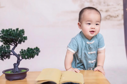 屯昌宝宝脸上小白点